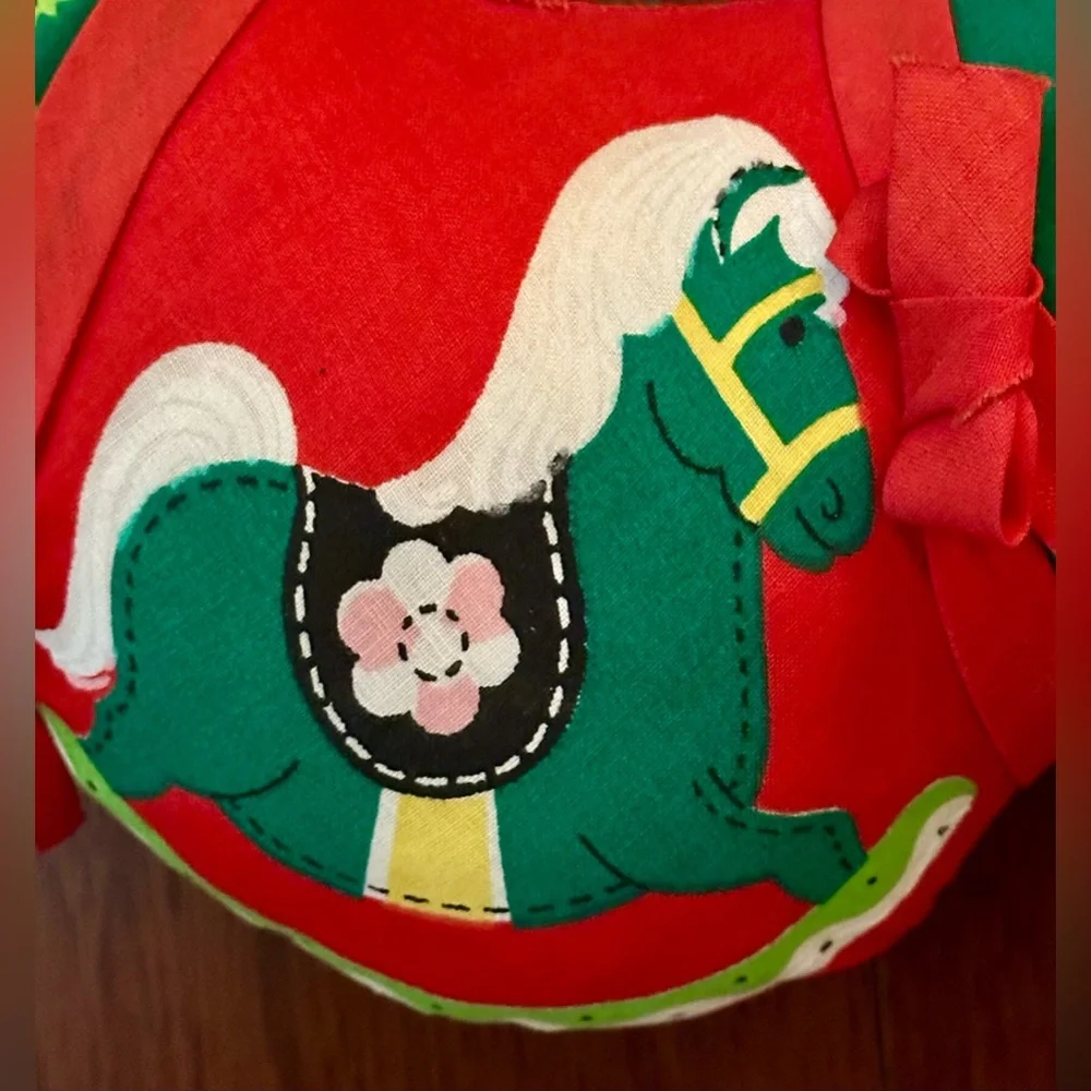 Handmade Vintage 1970’s Fabric Stuffed Holiday Christmas Wreath Folk Art CLEAN!